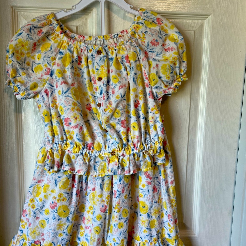 Tommy Bahama Girls 2-Piece skirt and Top, white/blue and yellow flowers.